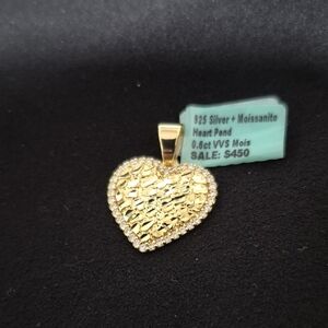 Moissanite Heart Pendant 0.6 CT VVS | 925 on Gold Vermeil